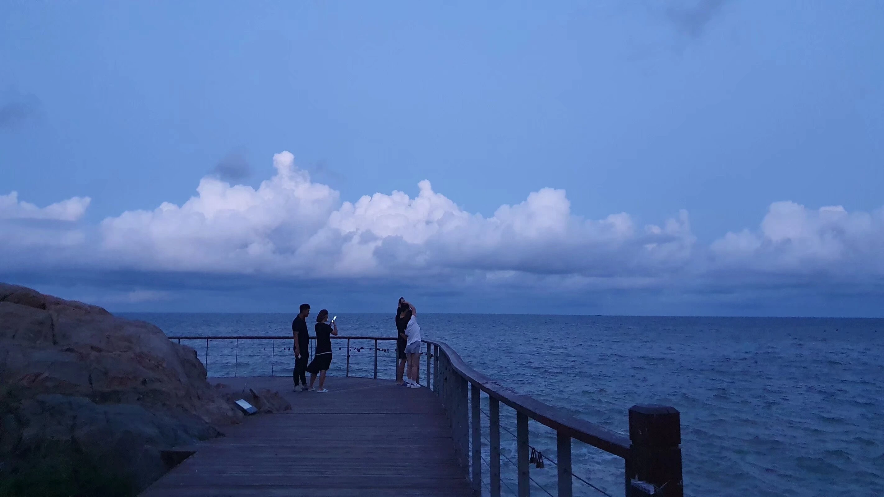 海边看云